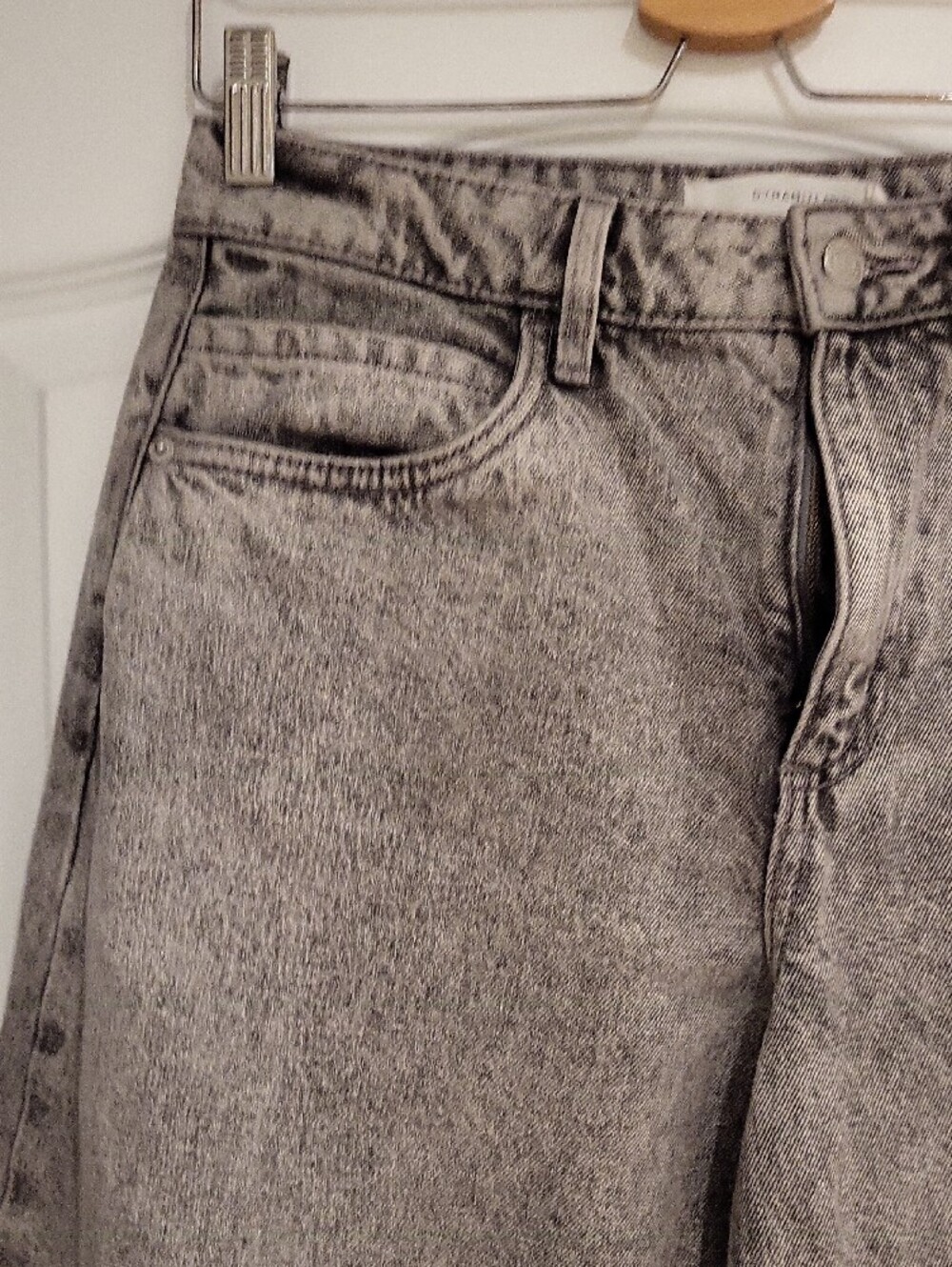 Dynamite Horseshoe Gray Acid Wash Jeans - Picture 4 of 5